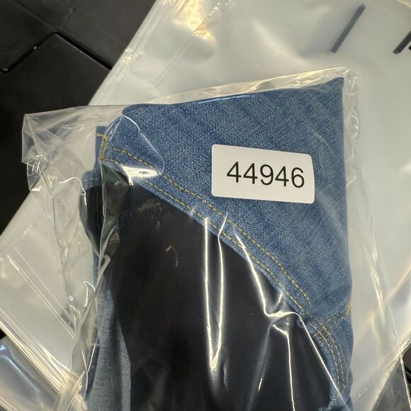 Ingrid & Isabel Maternity Shorts Women 12 Maternity Blue Cut Off Denim Pull On - Picture 5 of 5